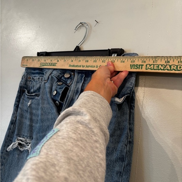 Levi's Light Blue Denim 501 short 90’s vintage distressed button fly size 27 - Picture 4 of 16